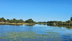 Lac à Tsingy Mahaloka